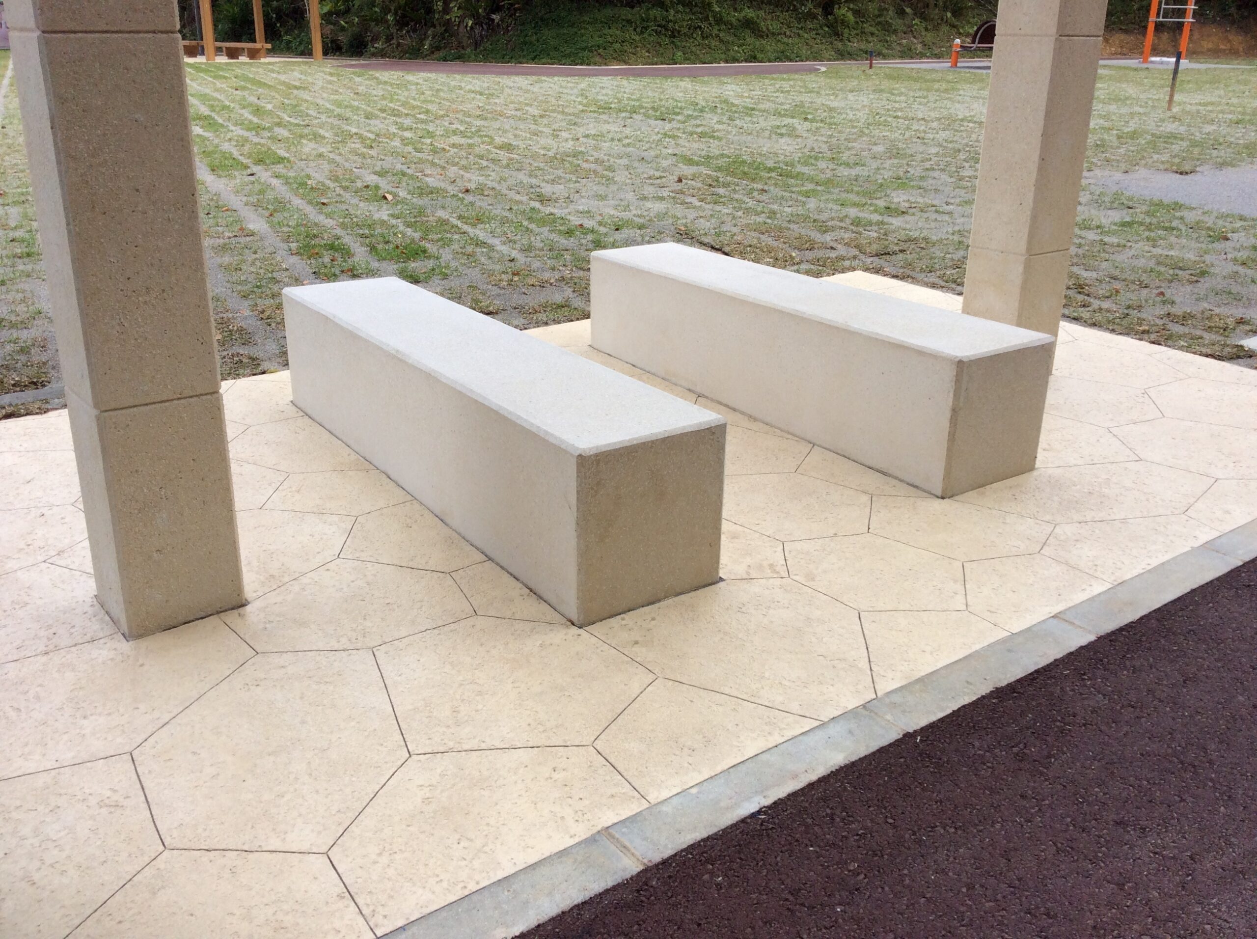 琉球石灰岩風擬石スツール
