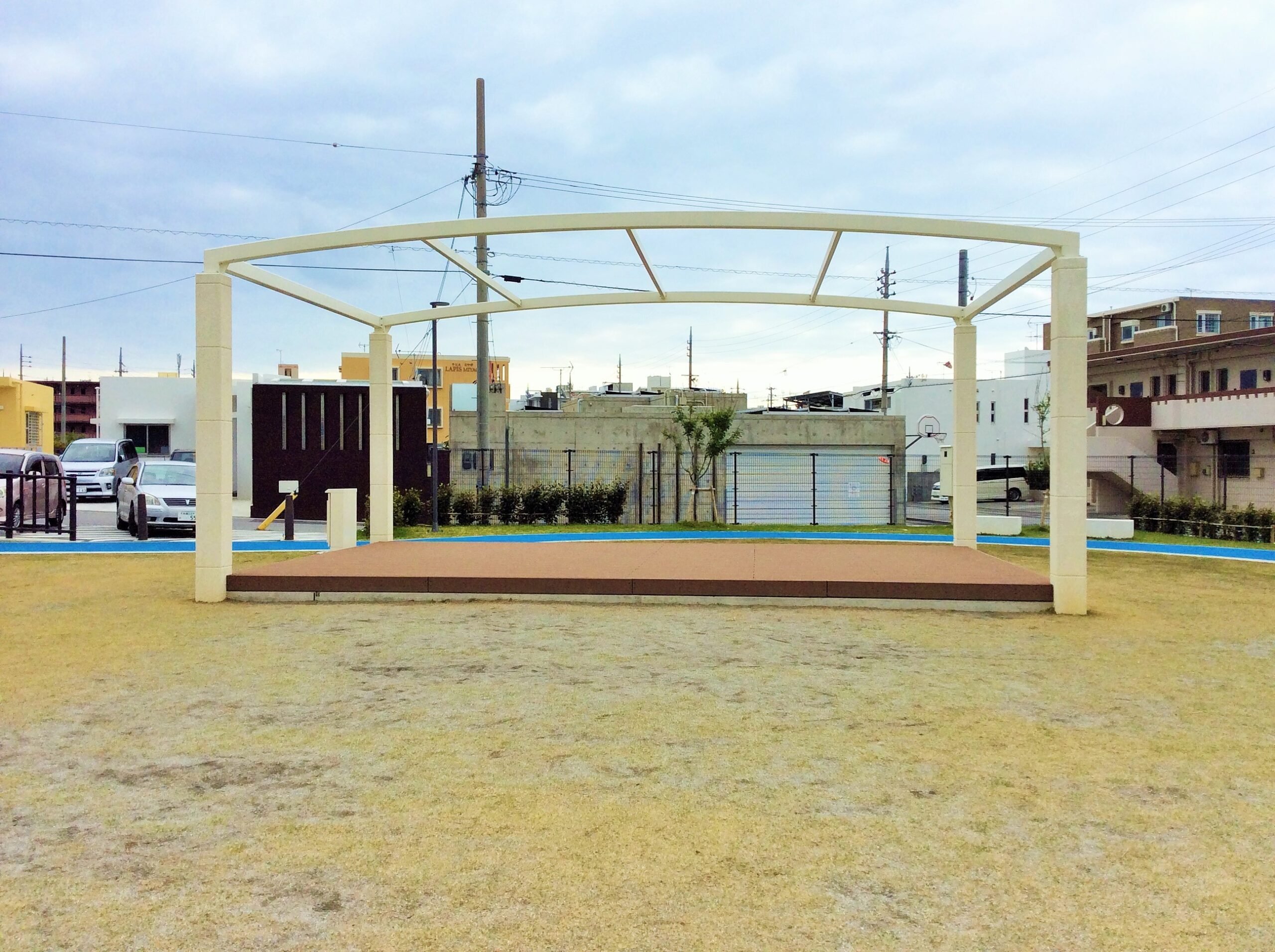 琉球石灰岩風擬石パーゴラ