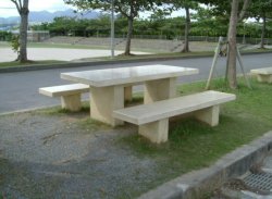 琉球石灰岩擬石風テーブル・ベンチ